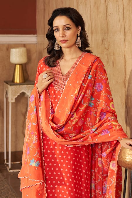 Buy_Negra Elegante_Orange Cotton, Silk Cut Work V-neck Burnt Geometric Print Kurta Set _Online_at_Aza_Fashions