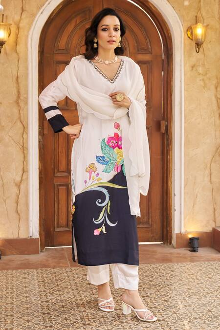 Shop Negra Elegante Black Silk, Modal, Organza Cut Work, Sequins, Colorblock Embroidered Kurta Set Online at Aza Fashions Shop_Negra Elegante_Black Silk, Modal, Organza Cut Work, Sequins, Colorblock Embroidered Kurta Set _Online_at_Aza_Fashions