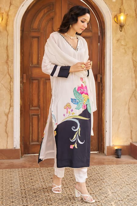 Negra Elegante Black Silk, Modal, Organza Cut Work, Sequins, Colorblock Embroidered Kurta Set at Aza Fashions Negra Elegante_Black Silk, Modal, Organza Cut Work, Sequins, Colorblock Embroidered Kurta Set _at_Aza_Fashions