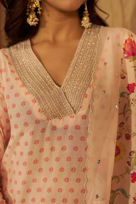 Buy_Negra Elegante_Pink Cotton, Silk Zari, Cut Work, Abstract Print Kurta Set With Dupatta _Online_at_Aza_Fashions