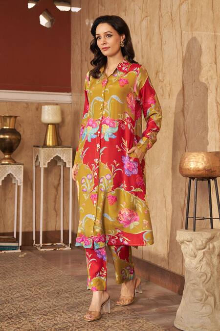 Shop_Negra Elegante_Green Cotton, Silk Tassels Collared Bloom Print Kurta And Pant Set _Online_at_Aza_Fashions