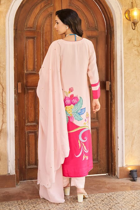 Negra Elegante Bloom Print Kurta Pant Set 