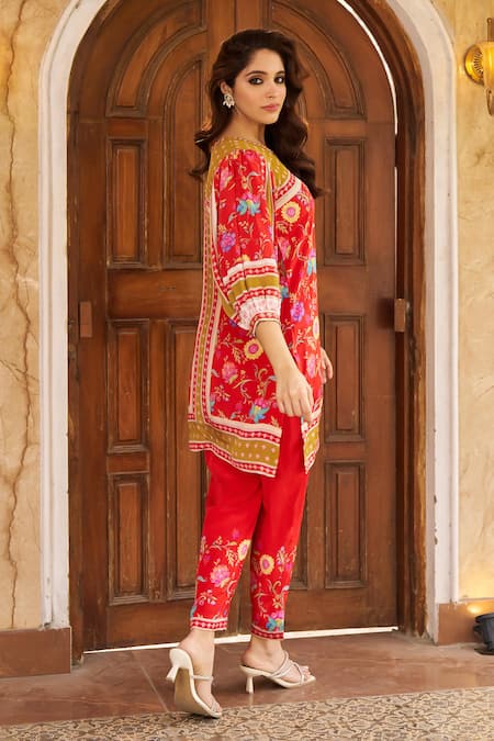 Negra Elegante Red Crepe Embroidery Round Neck Floral Printed Kurta And Pant Set Online at Aza Fashions Negra Elegante_Red Crepe Embroidery Round Neck Floral Printed Kurta And Pant Set _Online_at_Aza_Fashions