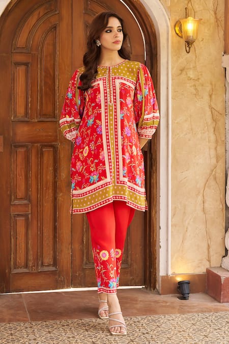 Buy Negra Elegante Red Crepe Embroidery Round Neck Floral Printed Kurta And Pant Set Buy_Negra Elegante_Red Crepe Embroidery Round Neck Floral Printed Kurta And Pant Set