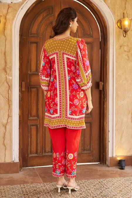 Negra Elegante Floral Printed Kurta & Pant Set 