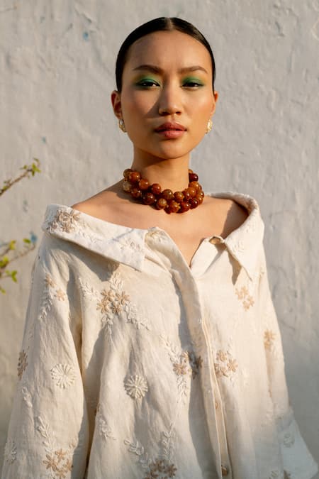 Buy_LAHARIO_Cream Linen Embroidery Collared Floral Shirt And Pant Set 