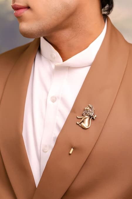 Cosa Nostraa_Gold Antique Lion Poise Lapel Pin _at_Aza_Fashions