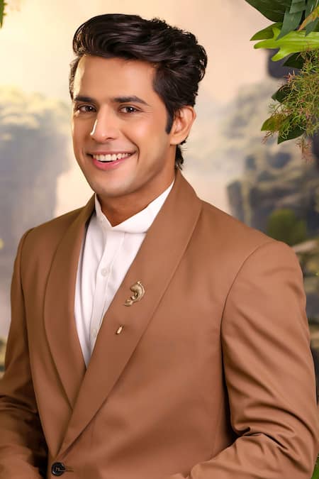 Cosa Nostraa Koi Elegance Antique Gold Lapel Pin 