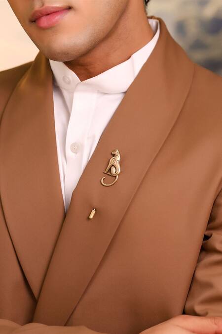Buy_Cosa Nostraa_Gold Antique Panther Poise Lapel Pin 