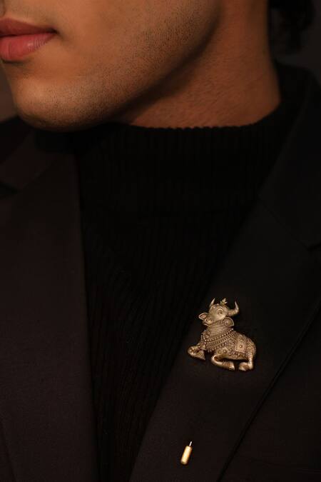 Cosa Nostraa_Gold Lord Nandi Oath Antique Lapel Pin _at_Aza_Fashions