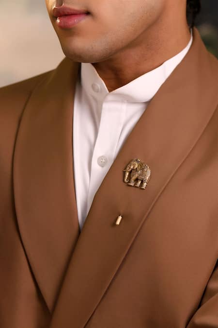 Shop_Cosa Nostraa_Gold Antique Elephant Emissary Lapel Pin 