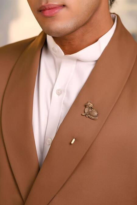 Buy_Cosa Nostraa_Gold Feline Whisper Antique Lapel Pin 