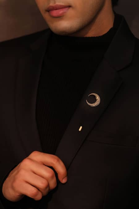 Shop_Cosa Nostraa_Gold Antique Lunaria Whisper Lapel Pin 