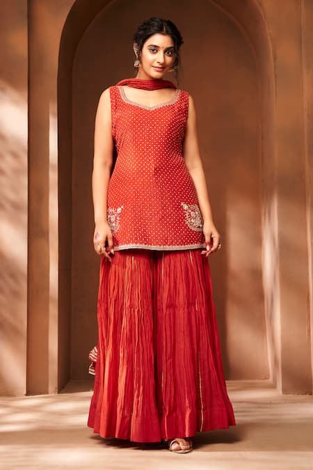 Almaari By Pooja Patel_Red Chanderi Gota Patti, Applique, Embroidery V-neck Aari Kurta Sharara Set _Online_at_Aza_Fashions