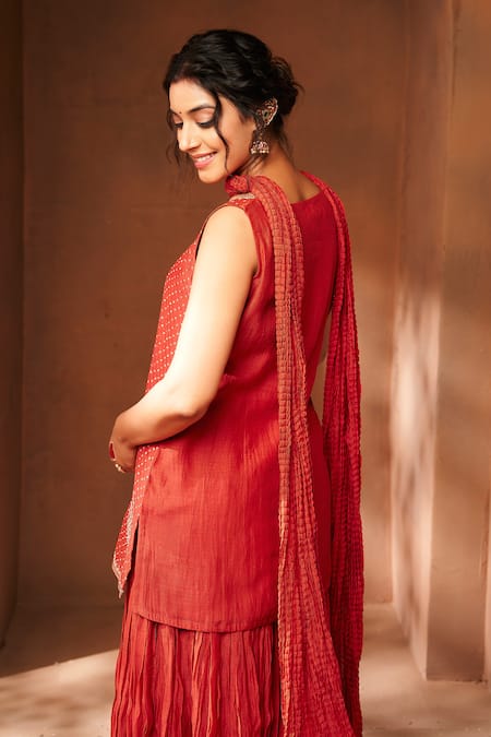 Shop_Almaari By Pooja Patel_Red Chanderi Gota Patti, Applique, Embroidery V-neck Aari Kurta Sharara Set _at_Aza_Fashions