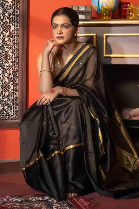 Zal From Benaras Black , Silk Zari Hand Woven Stripe Saree Set at Aza Fashions Zal From Benaras_Black , Silk Zari Hand Woven Stripe Saree Set _at_Aza_Fashions