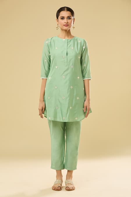 Buy_Naintara Bajaj_Green Chanderi Mirrors, Sequins Round Neck Embroidered Kurta And Pant Set _Online_at_Aza_Fashions