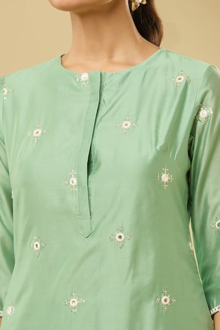 Buy_Naintara Bajaj_Green Chanderi Mirrors, Sequins Round Neck Embroidered Kurta And Pant Set 