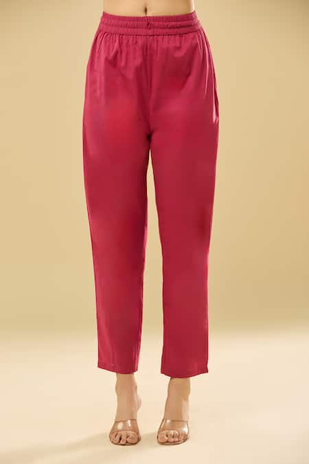 Naintara Bajaj Pink Cotton Embroidery V-neck Tiered Angarkha Set With Floral Dupatta at Aza Fashions Naintara Bajaj_Pink Cotton Embroidery V-neck Tiered Angarkha Set With Floral Dupatta _at_Aza_Fashions