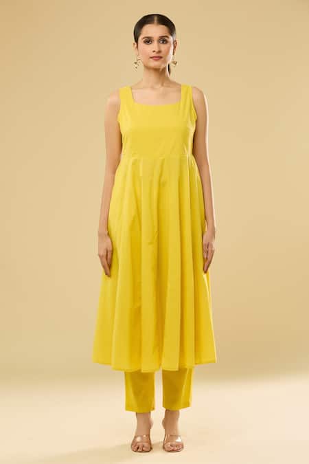 Naintara Bajaj Yellow Viscose, Nylon Square Neck Plain Anarkali Set With Floral Print Dupatta Online at Aza Fashions Naintara Bajaj_Yellow Viscose, Nylon Square Neck Plain Anarkali Set With Floral Print Dupatta _Online_at_Aza_Fashions