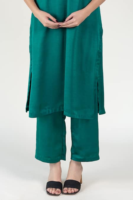 Nirjara Green Silk Embroidery Open Neck Aqua Marodi Kurta Set Online at Aza Fashions Nirjara_Green Silk Embroidery Open Neck Aqua Marodi Kurta Set _Online_at_Aza_Fashions