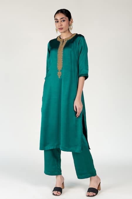 Shop Nirjara Green Silk Embroidery Open Neck Aqua Marodi Kurta Set at Aza Fashions Shop_Nirjara_Green Silk Embroidery Open Neck Aqua Marodi Kurta Set _at_Aza_Fashions