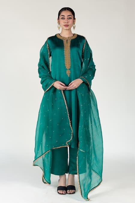 Nirjara Green Silk Organza Embroidery Aqua Kiran Lace Dupatta at Aza Fashions Nirjara_Green Silk Organza Embroidery Aqua Kiran Lace Dupatta _at_Aza_Fashions