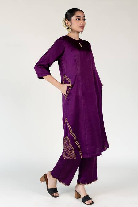 Buy_Nirjara_Purple Silk Embroidery, Zari Keyhole Neck Kurta Set _Online_at_Aza_Fashions