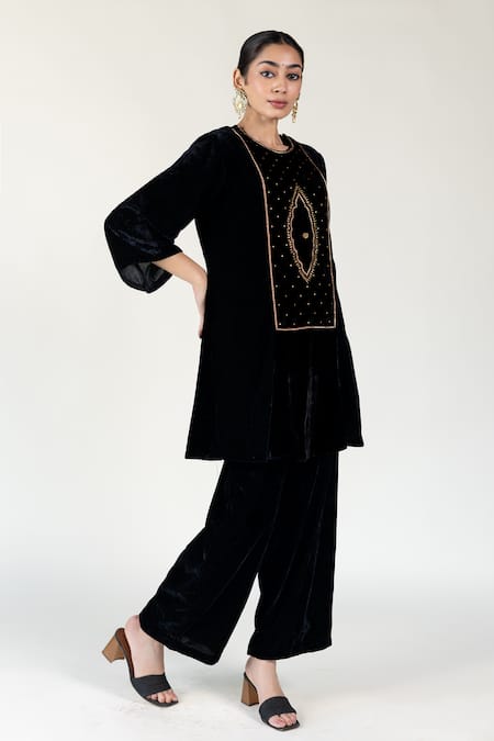 Buy Nirjara Black Silk, Velvet Zari Round Neck Tikki And Zardozi Embroidered Kurta Set Online at Aza Fashions Buy_Nirjara_Black Silk, Velvet Zari Round Neck Tikki And Zardozi Embroidered Kurta Set _Online_at_Aza_Fashions