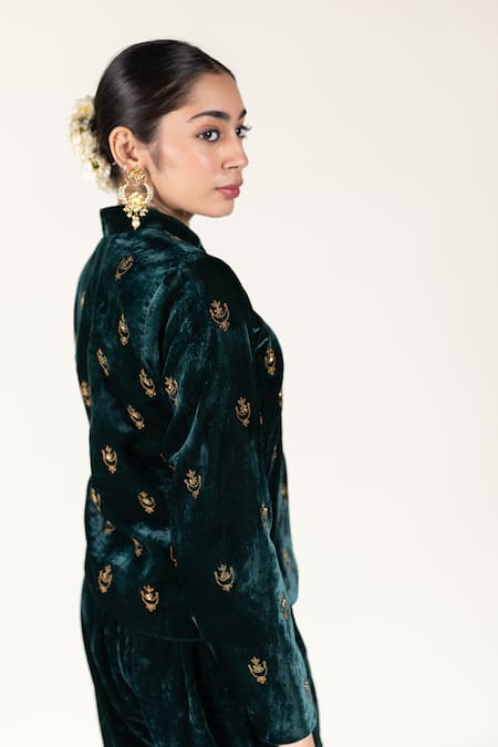 Nirjara_Green Silk Embroidery Mandarin Collar Chandni Aari Velvet Jacket _Online_at_Aza_Fashions