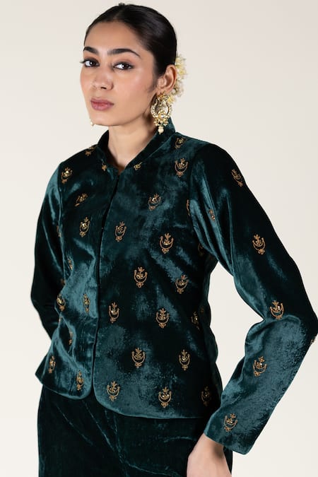 Buy_Nirjara_Green Silk Embroidery Mandarin Collar Chandni Aari Velvet Jacket _Online_at_Aza_Fashions