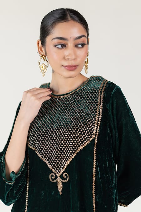 Buy_Nirjara_Green Silk Zari Round Neck Emerald Zardozi Embroidered Kurta Set 