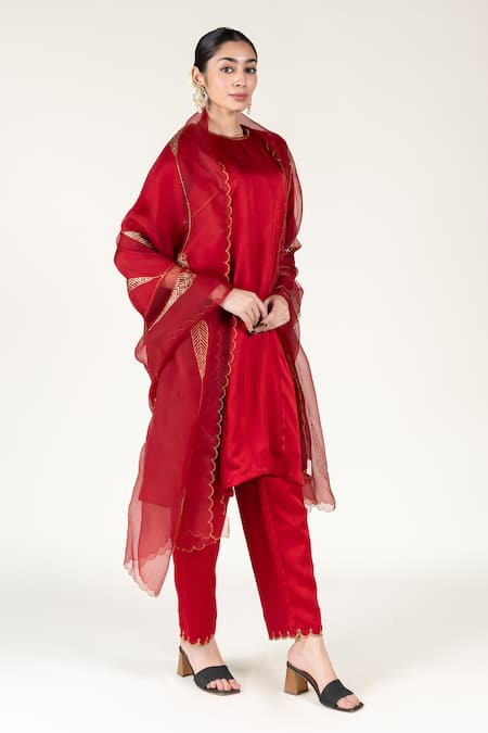 Buy_Nirjara_Red Silk Organza Zari Embroidered Nakshi Peeta Dupatta _Online_at_Aza_Fashions