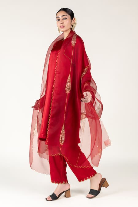 Shop_Nirjara_Red Silk Organza Zari Embroidered Nakshi Peeta Dupatta _Online_at_Aza_Fashions