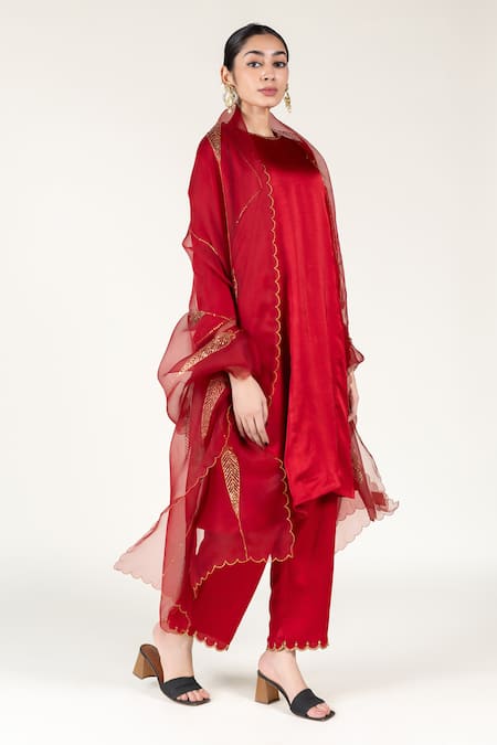 Nirjara_Red Silk Organza Zari Embroidered Nakshi Peeta Dupatta _at_Aza_Fashions