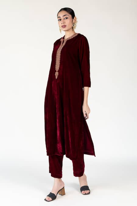 Nirjara Maroon Silk Embroidery Collared Marodi Velvet Kurta Set Online at Aza Fashions Nirjara_Maroon Silk Embroidery Collared Marodi Velvet Kurta Set _Online_at_Aza_Fashions