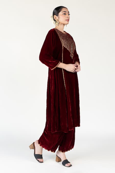 Shop Nirjara Maroon Silk, Velvet Embroidery, Zari Round Neck Zardozi Kurta Set Online at Aza Fashions Shop_Nirjara_Maroon Silk, Velvet Embroidery, Zari Round Neck Zardozi Kurta Set _Online_at_Aza_Fashions