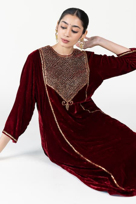 Buy Nirjara Maroon Silk, Velvet Embroidery, Zari Round Neck Zardozi Kurta Set Buy_Nirjara_Maroon Silk, Velvet Embroidery, Zari Round Neck Zardozi Kurta Set