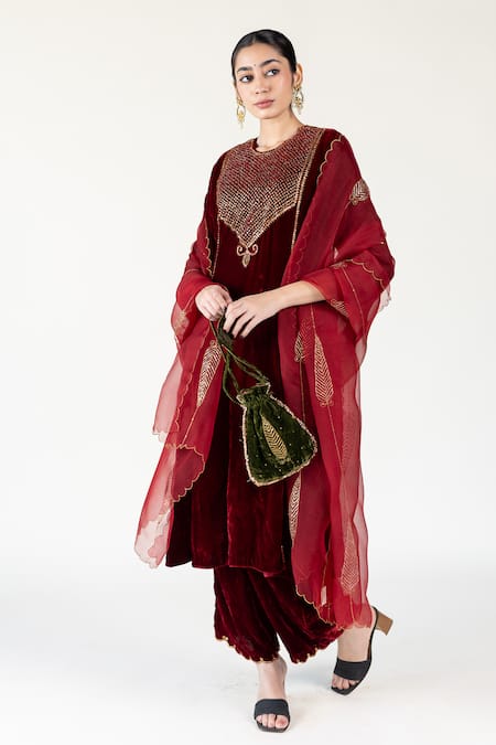 Nirjara Leaf Embroidered Velvet Potli Bag 