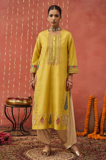 Shivani Bhargava_Yellow Chanderi, Organza, Mughal Motif Kurta And Dhoti Salwar Set _at_Aza_Fashions