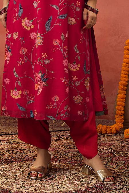 Shop Shivani Bhargava Red Chanderi, Organza, Cotton, Silk Embroidery, Gota Patti Round Neck Kurta Set Online at Aza Fashions Shop_Shivani Bhargava_Red Chanderi, Organza, Cotton, Silk Embroidery, Gota Patti Round Neck Kurta Set _Online_at_Aza_Fashions