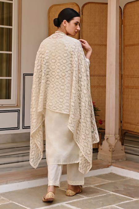 Shop_Karaj Jaipur_Off White Chanderi, Cotton, Chiffon Embroidery Chikankari Paisley Kurta Set _at_Aza_Fashions