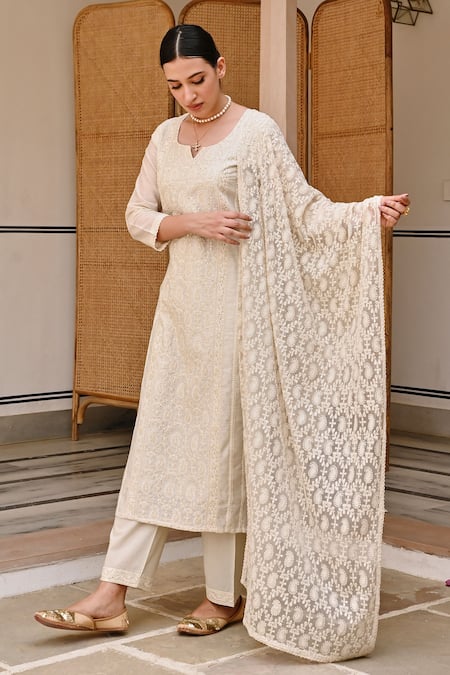 Karaj Jaipur_Off White Chanderi, Cotton, Chiffon Embroidery Chikankari Paisley Kurta Set _at_Aza_Fashions
