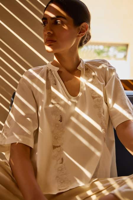 The Summer House Off White Cotton Embroidery Collared Floral Hand Top at Aza Fashions The Summer House_Off White Cotton Embroidery Collared Floral Hand Top _at_Aza_Fashions