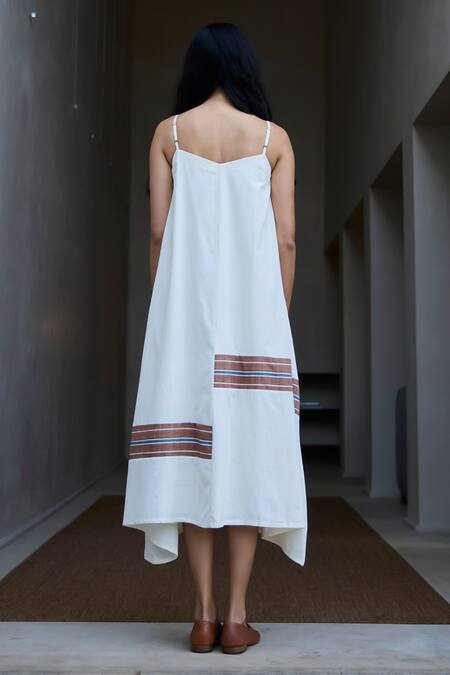 Shop The Summer House Off White Handloom Cotton Sweetheart Neck Handwoven Midi Dress at Aza Fashions Shop_The Summer House_Off White Handloom Cotton Sweetheart Neck Handwoven Midi Dress_at_Aza_Fashions