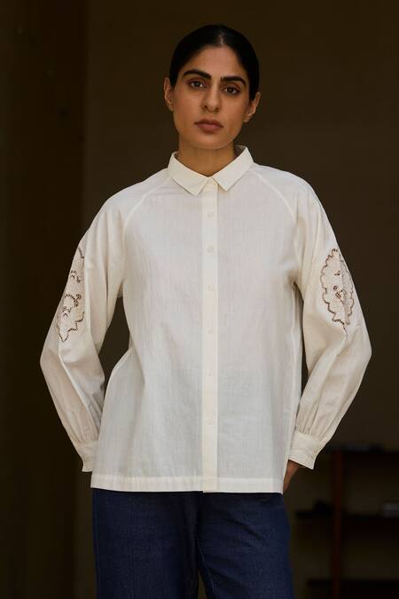 The Summer House Off White Handloom Cotton Embroidery Collared Floral Cutwork Handwoven Shirt at Aza Fashions The Summer House_Off White Handloom Cotton Embroidery Collared Floral Cutwork Handwoven Shirt _at_Aza_Fashions