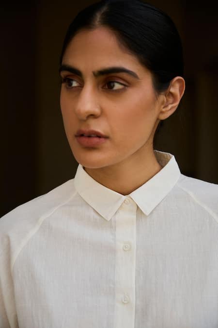 Buy The Summer House Off White Handloom Cotton Embroidery Collared Floral Cutwork Handwoven Shirt Buy_The Summer House_Off White Handloom Cotton Embroidery Collared Floral Cutwork Handwoven Shirt