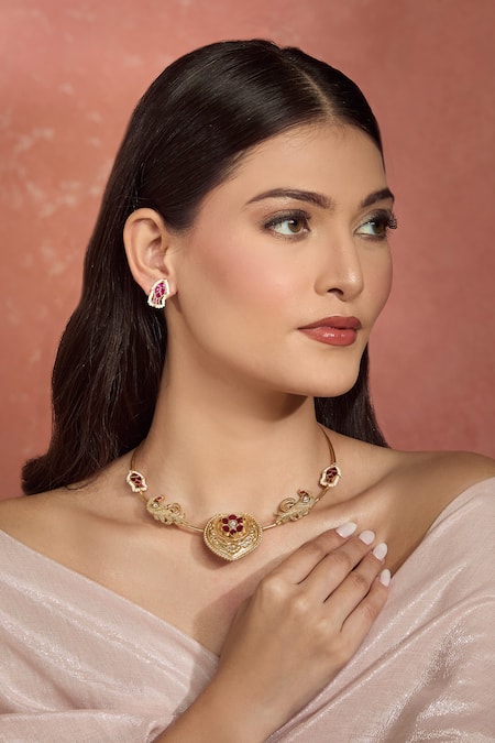 Buy_Moh-Maya By Disha Khatri_Gold Plated Pearls, Stones Floral Carved Choker And Earring Set 