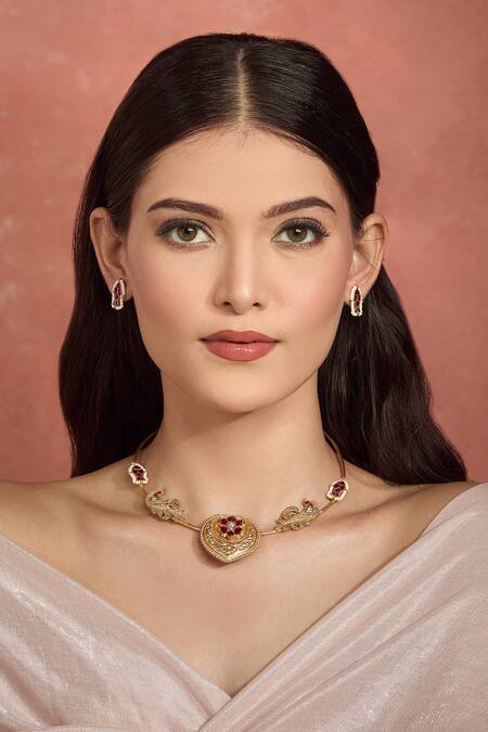 Shop_Moh-Maya By Disha Khatri_Gold Plated Pearls, Stones Floral Carved Choker And Earring Set 