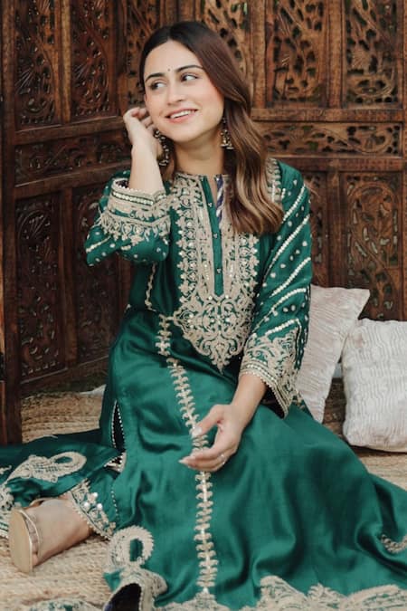 Shop Sheetal Batra Emerald Green Silk Organza, Silk, Chanderi Sabirah Floral Kurta Palazzo Set Shop_Sheetal Batra_Emerald Green Silk Organza, Silk, Chanderi Sabirah Floral Kurta Palazzo Set